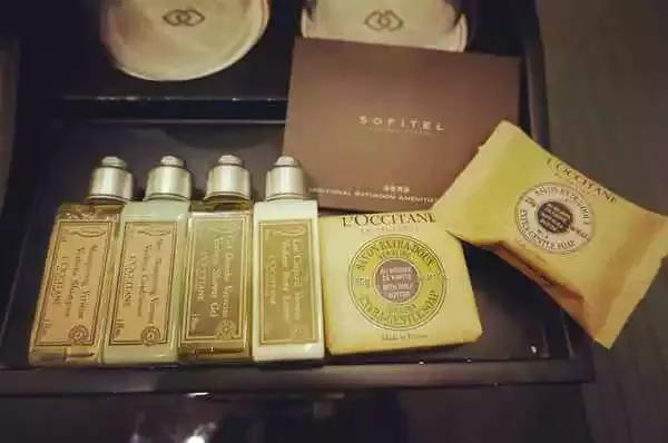 49元5支护手霜,欧舒丹护手霜285套盒开盒