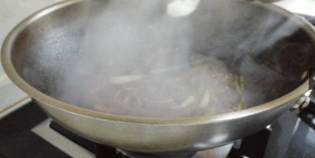 炒面不粘锅的技巧教你一招,做炒面酱油粘锅怎么办