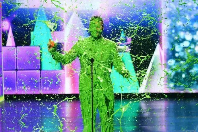 杨幂鹿晗陈伟霆陈立农“绿得发光”，谁才是真正的“人间荧光棒”？