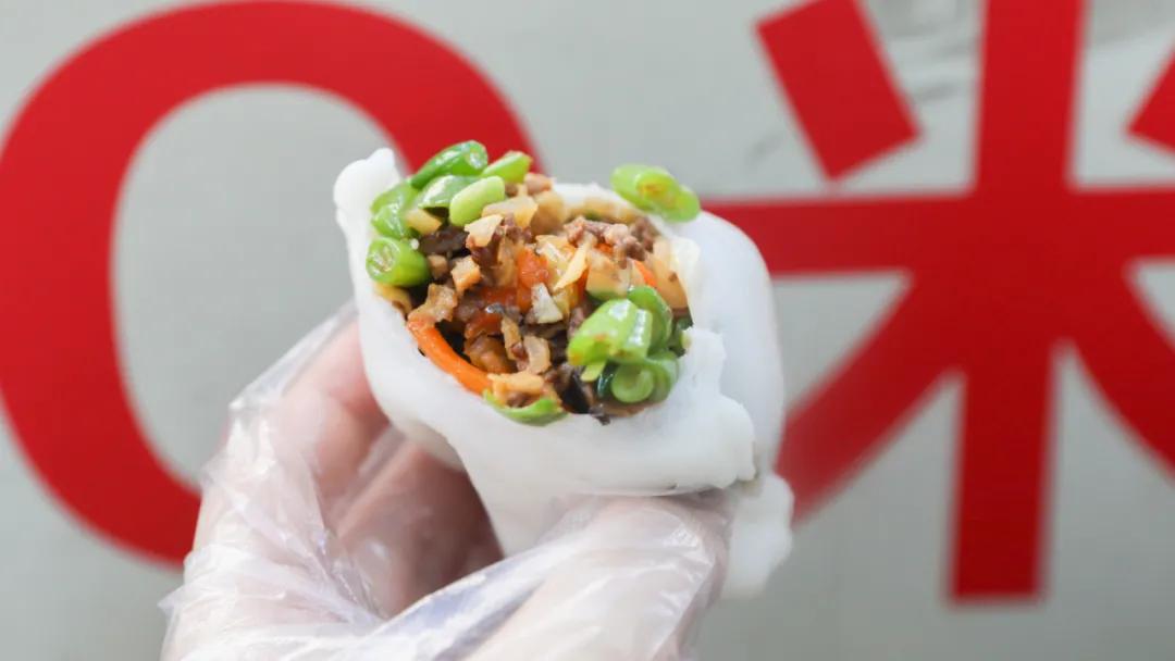 泉秀路上卖了17年的QQ米包,再不去吃就要失传了...