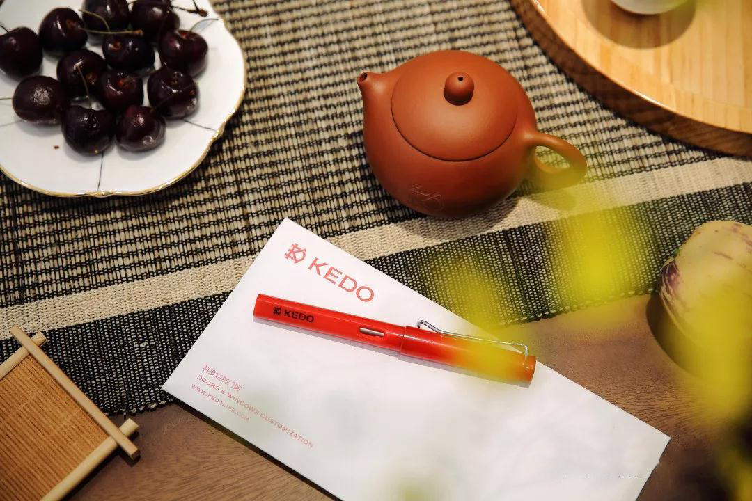 鸿鹄展翅：科度门窗签约君佐策划