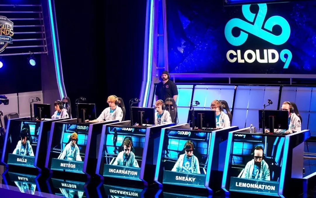 鎴樼妯壂鍗冨啗涓囬┈,鎴樼妯壂鍥涘鍏崚