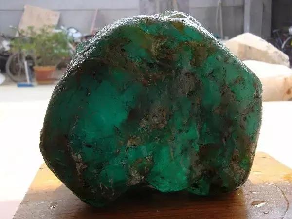 日常石头分类及图片大全,捡到这种石头千万不要扔