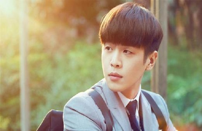 张若昀回应打过唇钉,张若昀疑回应打唇钉不明