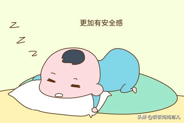 孩子爱趴着睡真的不正常吗,孩子很大了总是趴着斜身睡