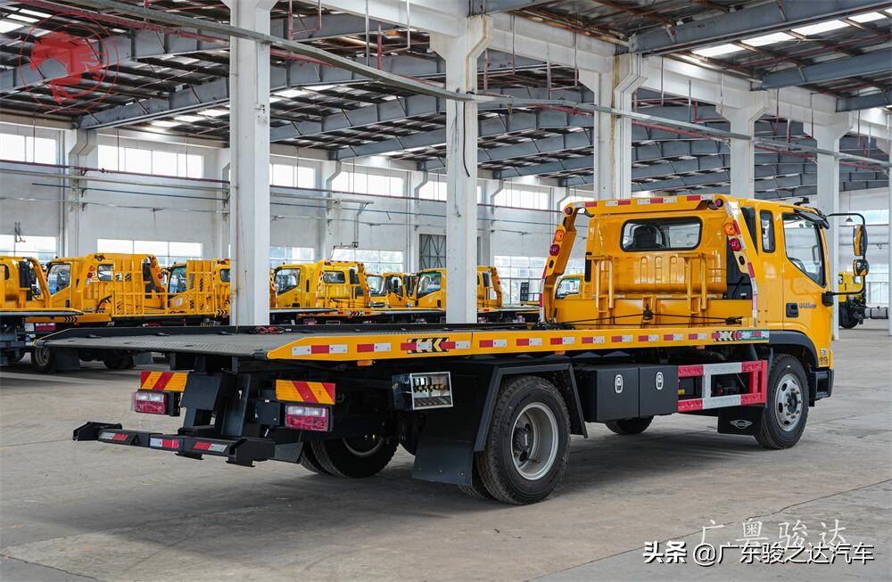 蓝牌平板清障车价钱,选购指南一拖二平板清障车费用