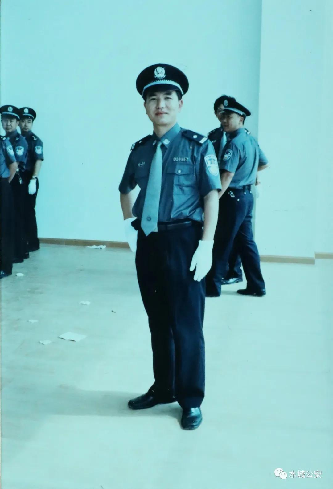 特警的青春剧,警察青春视频