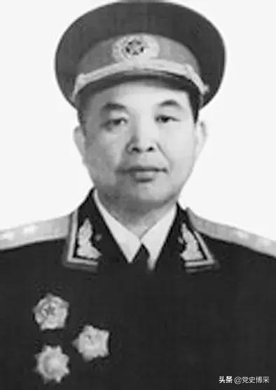 泥瓦匠出身的开国中将，*伯承刘**赞其长征先锋功不可没，还救过*小平邓**一命