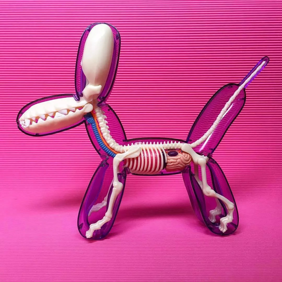 他肢解卡通人物,不但没毁童年,还倍受追捧