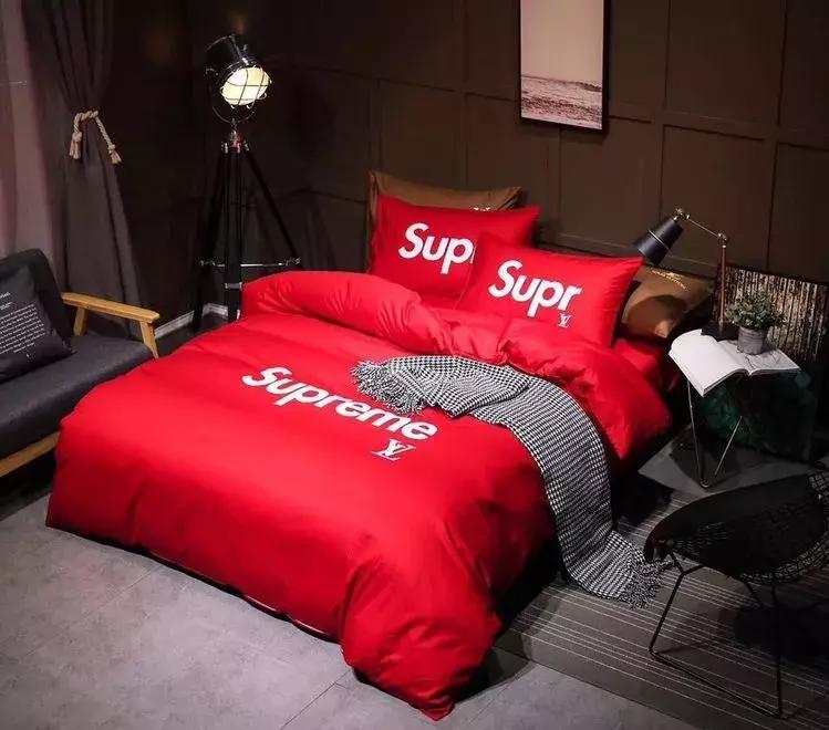 supreme联名款潮牌,supreme潮牌联名