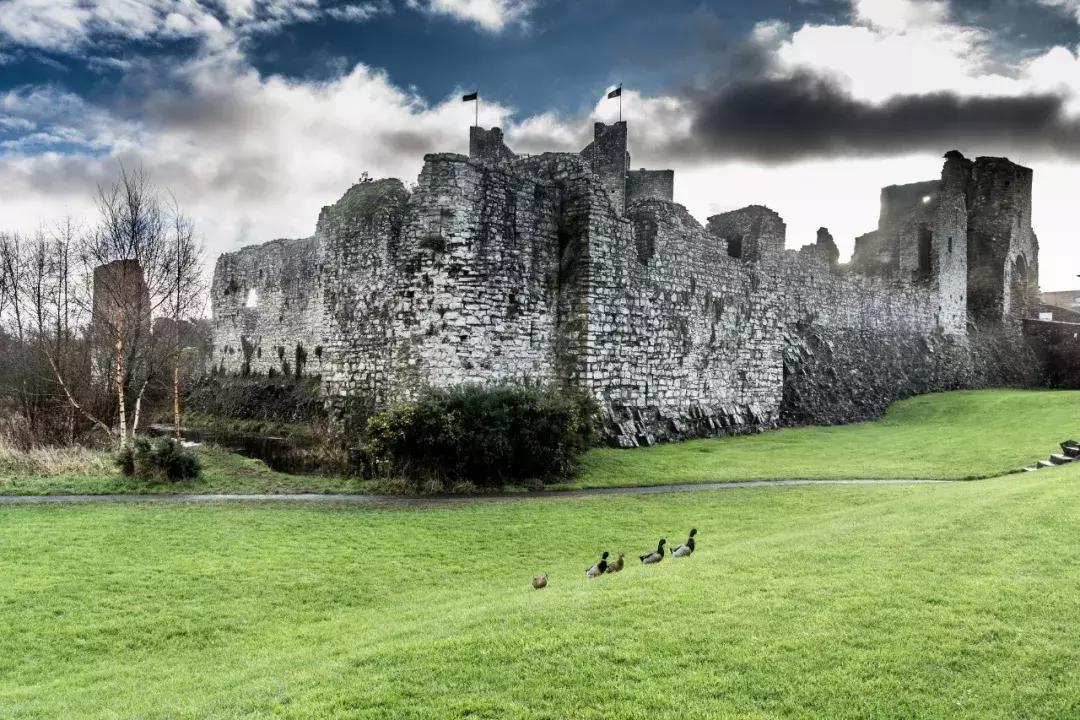 世界上唯一不允许结婚的国家,世界唯一一个不可以离婚的国家