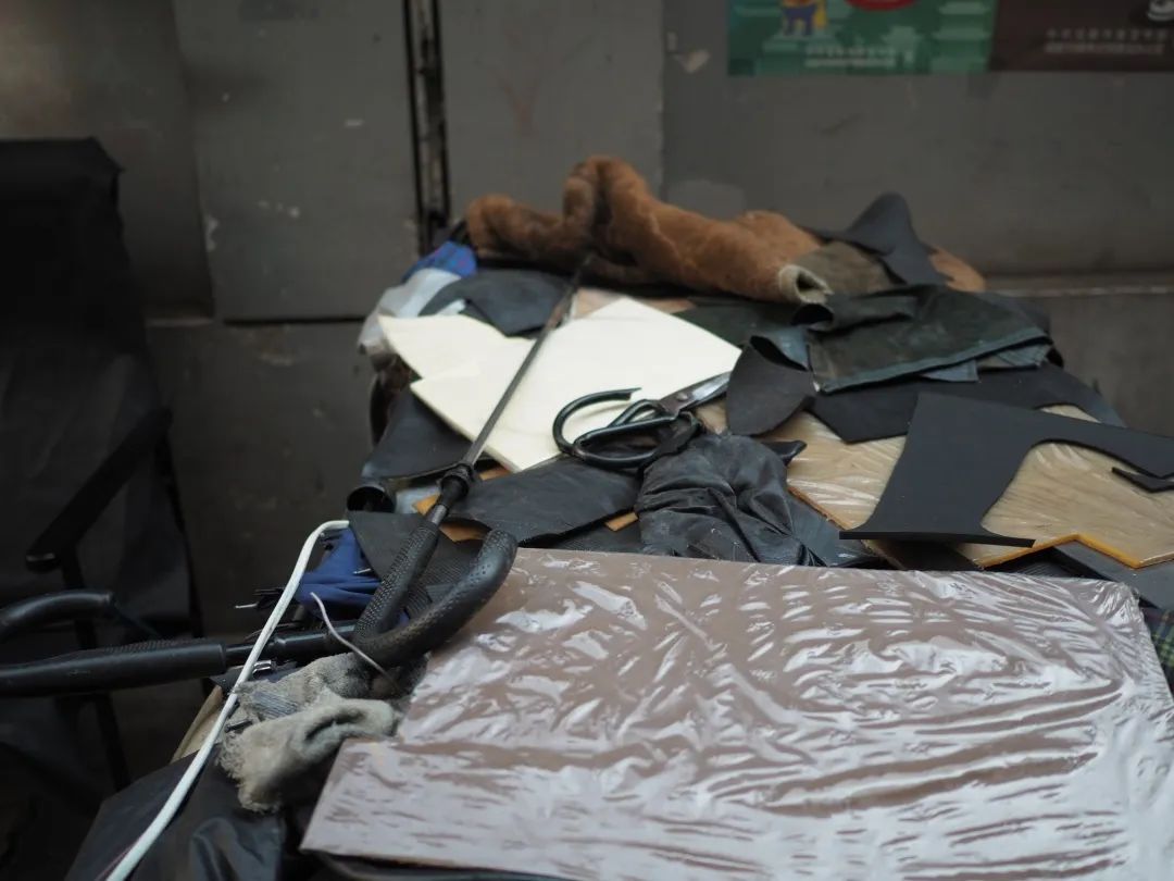 太古里外200米，补鞋匠守着他的哲学