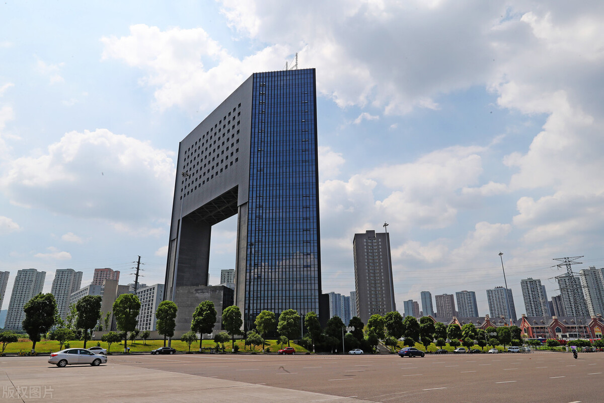 在重庆买房买车,在重庆买房买二手的好吗