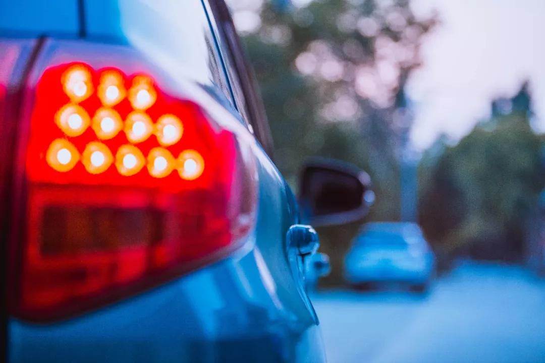 叫代驾出车祸谁负责,代驾出车祸谁负责