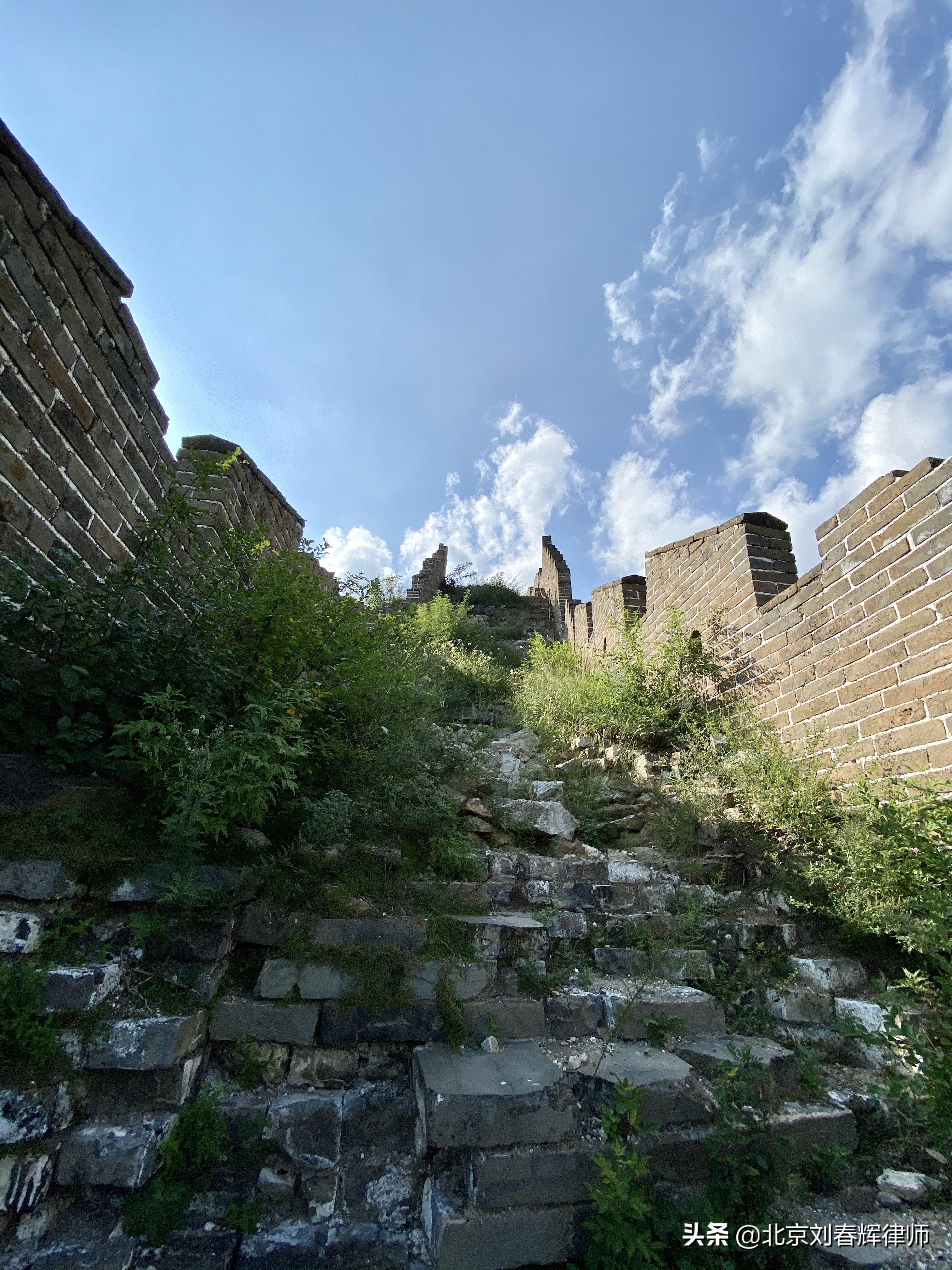 融资租赁公司自行取回泵车，法院判决返还并赔偿损失