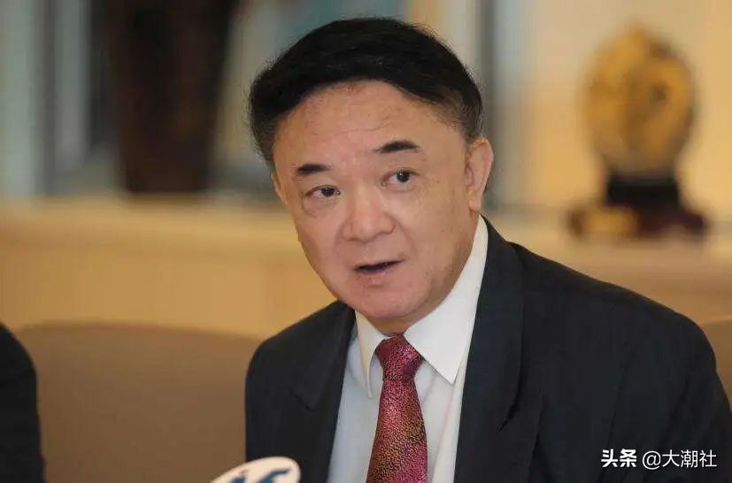 这位潮汕酒店大亨积极响应，富豪东方酒店成为全港首个试点。