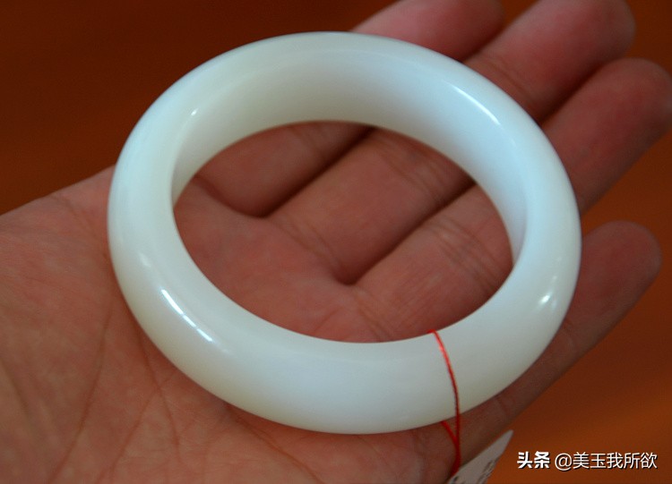 和田玉碧玉多色的手镯图片,和田玉手镯青玉图片