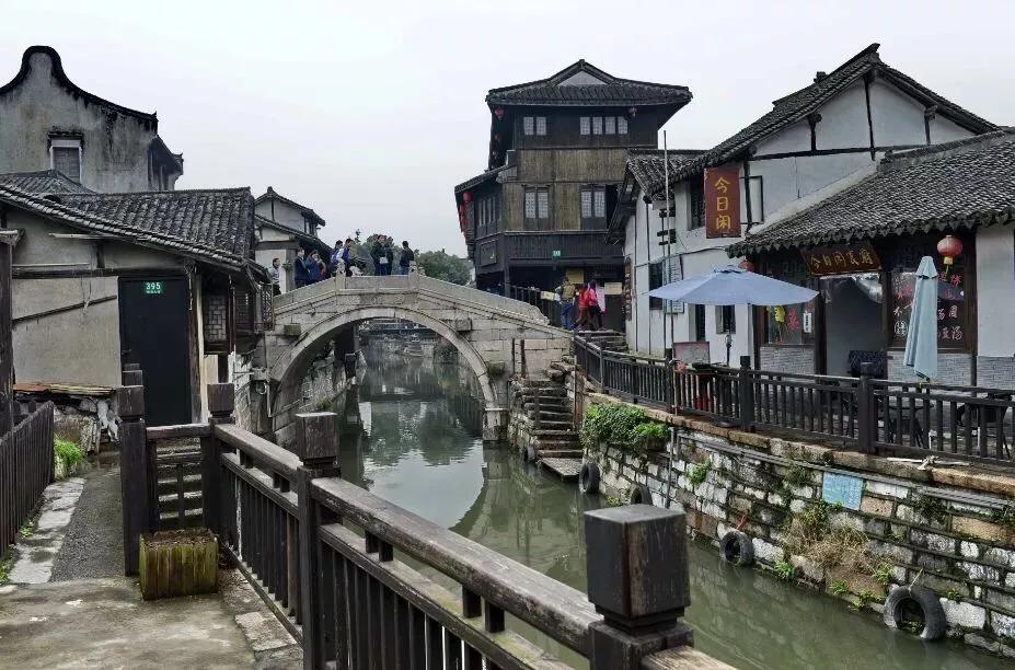 上海地铁沿线景点一日游,上海地铁11号线上海赛车场站