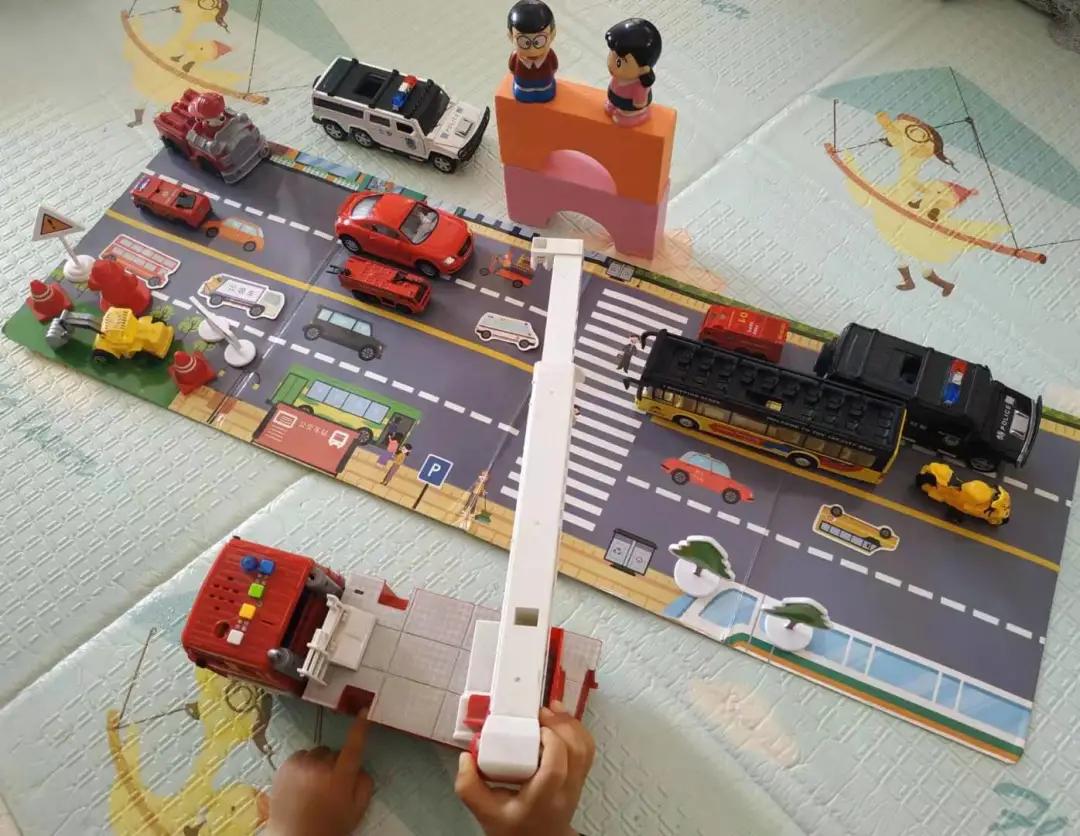 给孩子讲绘本加入互动游戏,和孩子互动讲绘本