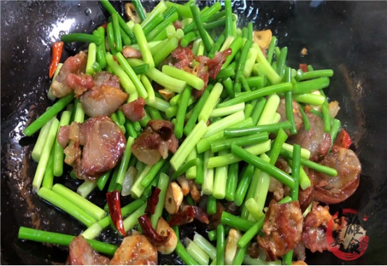 怎样炒蒜苔才能入味,怎样炒蒜苔才又脆又香又好吃