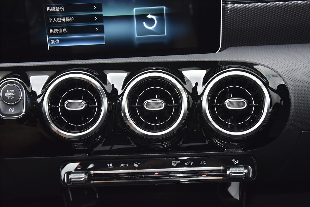 最新奔驰a180两厢落地价,最新2023款奔驰a180l落地价