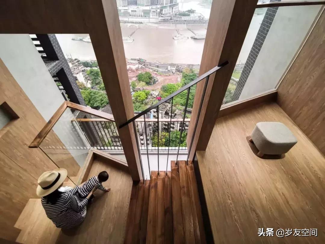 居民楼改造成私人会所,普通居民楼改造成了无敌江景民宿