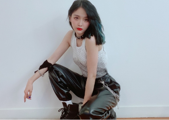 吴宣仪牛仔破洞裤,有一种破洞裤叫什么