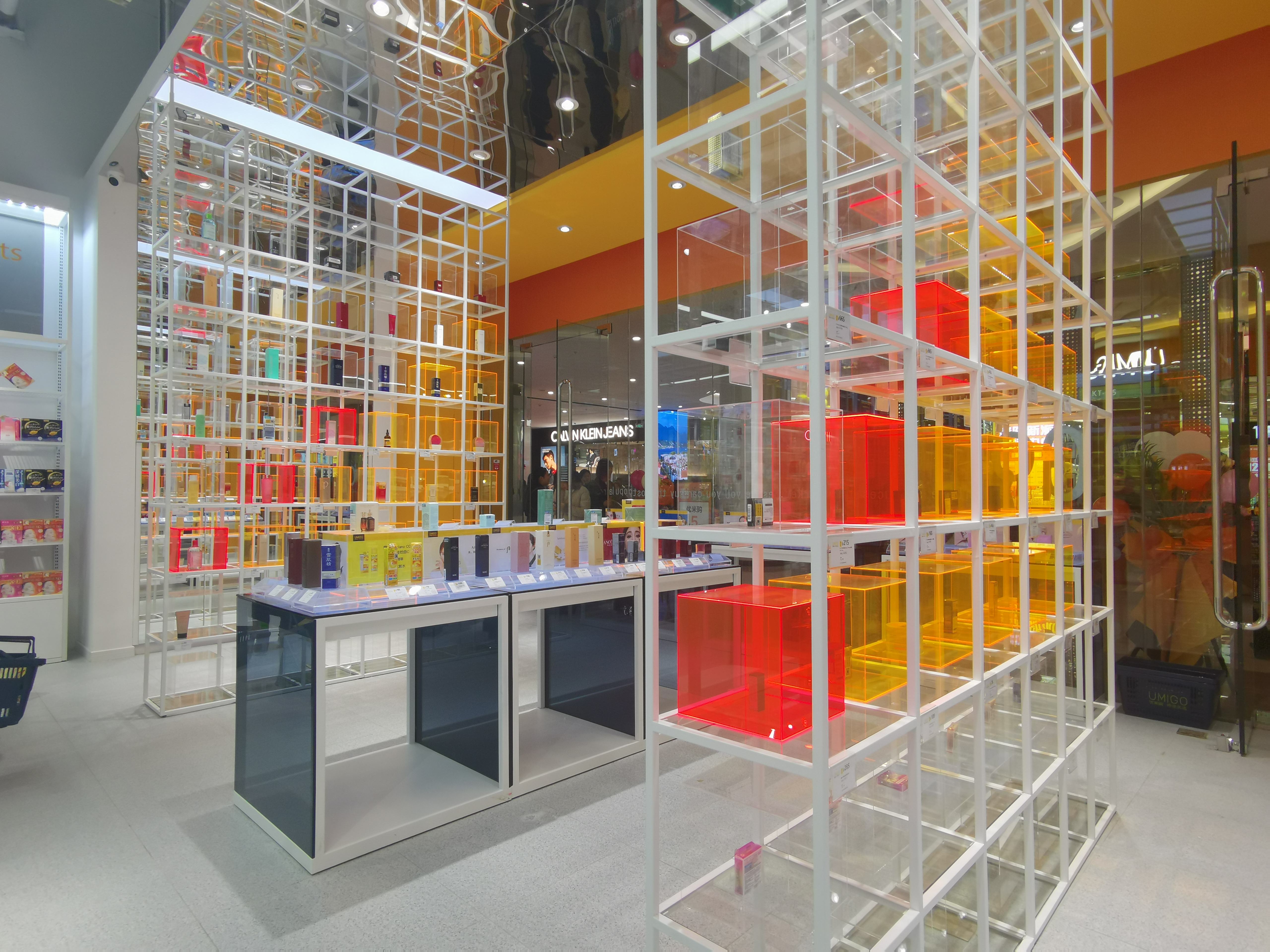 云岩万达广场开业,又见人从众