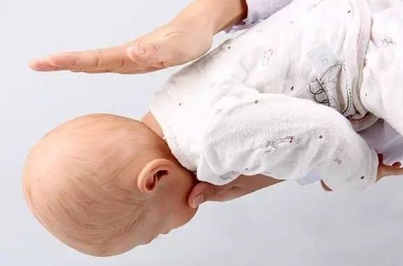 小孩刷牙误吞牙膏怎么办,宝宝误吞牙膏怎么处理