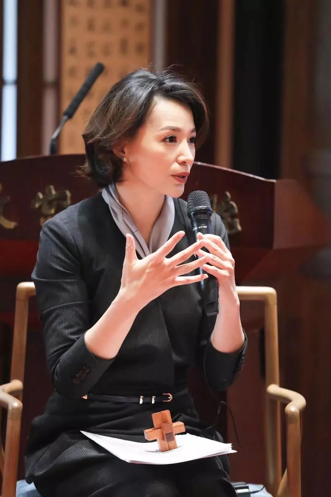 47岁董卿最惊艳的穿衣,董卿日常穿搭