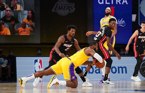 詹姆斯最不可思议的五大瞬间,詹姆斯球风最软时代