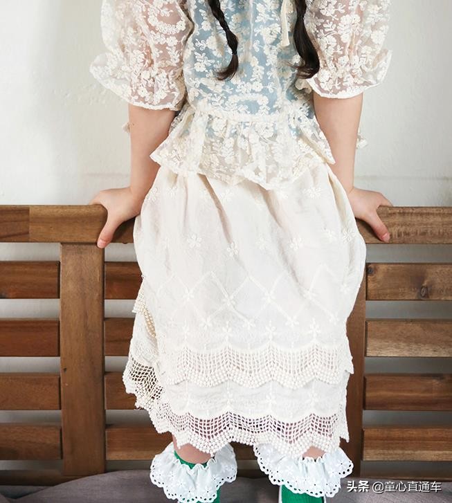 今年流行的韩国女袜,女童今年最流行的装饰袜