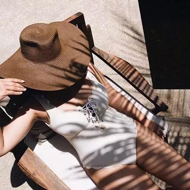 女遮肉泳装怎么穿,泳装女款遮肉保守宽松平价