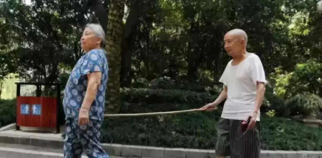 这组照片拍得很有意境,最震撼人心的一组照片爱情