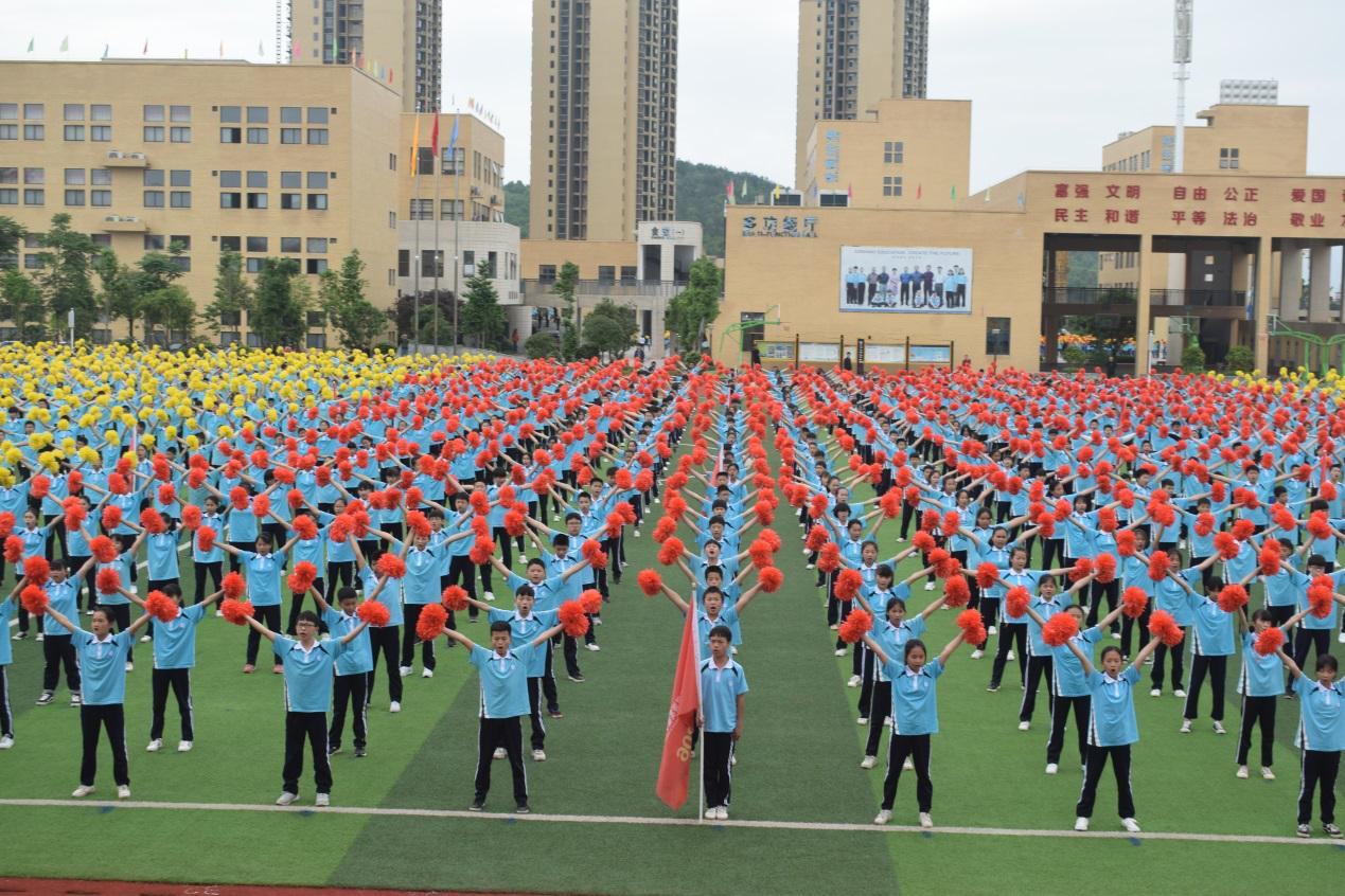 勇立潮头竞风流——记湖南省新邵县思源实验学校陈竞赛