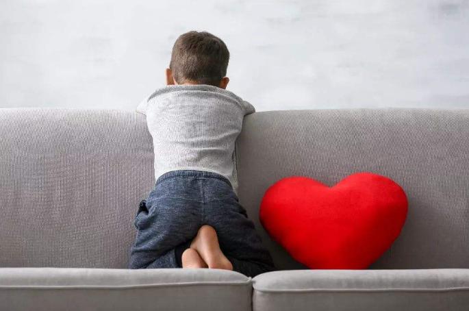 孩子爱走神注意力不集中怎么办,怎么纠正孩子好动注意力不集中