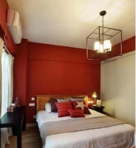 卧室面积太小让人抓狂,小卧室把床抬高1.75米