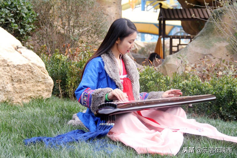 美女红酒肚兜秀，最美中国风，寒冬中华郡嗨翻天