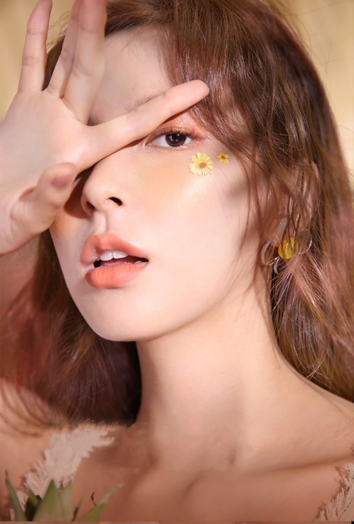 新型剪刀手拍照姿势,拍照时学会这8种姿势比剪刀手