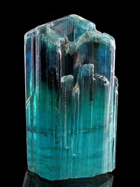 各种宝石原石的种类图片大全,高清彩色宝石原石图片大全