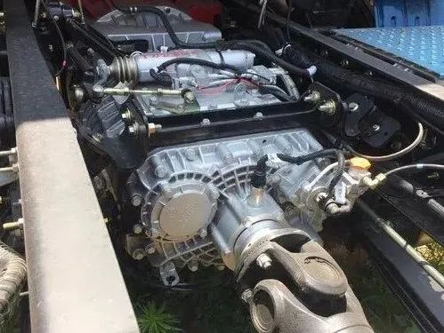 18款解放jh6500马力牵引车怎么样,解放j7对比欧曼est汕德卡旗舰高栏