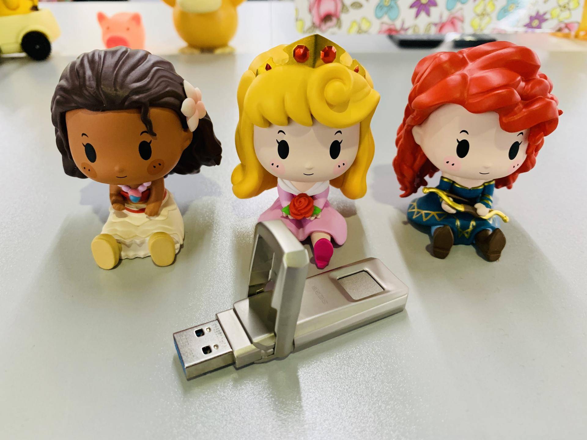 别再让信息裸奔了！aigo指纹加密U盘，守护数据安全