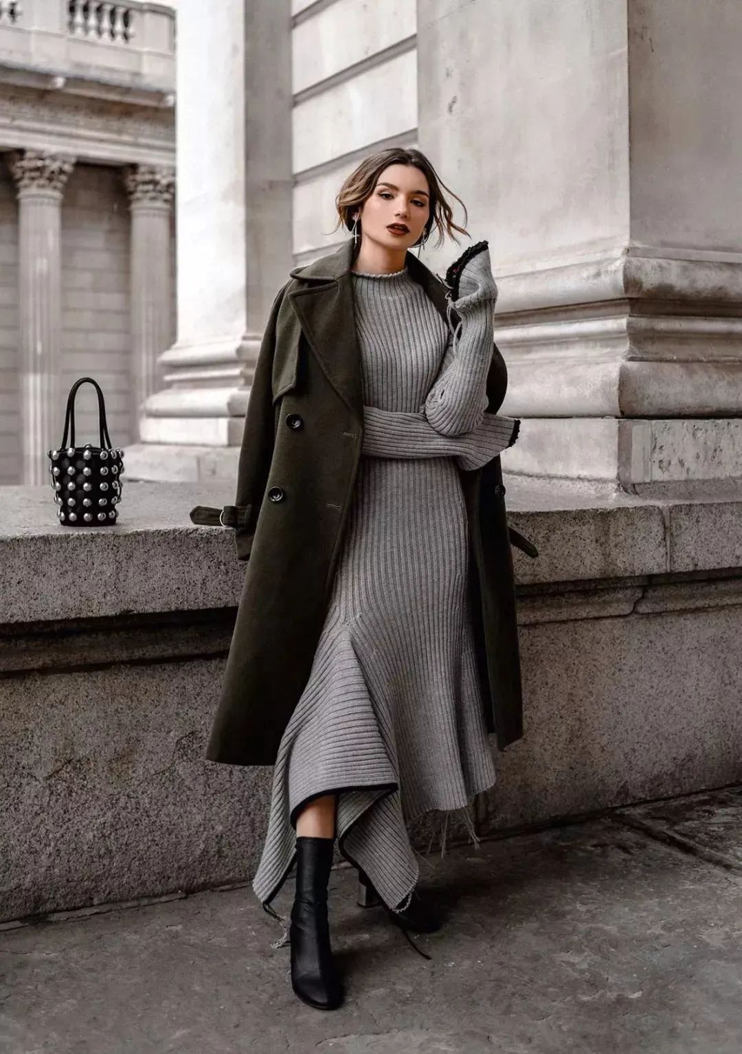 你还在买这么贵的大衣吗,买了件比较贵的大衣有些后悔