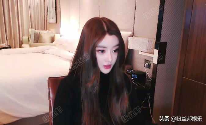 YY晓夏投资失败赔2000万，仅剩保时捷和房产，没钱才继续做主播