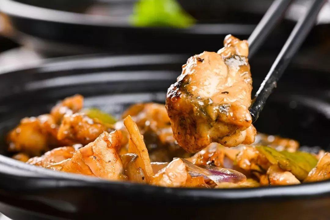 4000m²「平价海鲜」，还藏了个老广早茶，鸡煲、羊肉、虾蟹