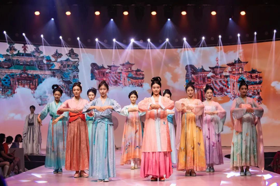 2021年清华服装设计毕业秀,中国优秀的服装设计毕业秀