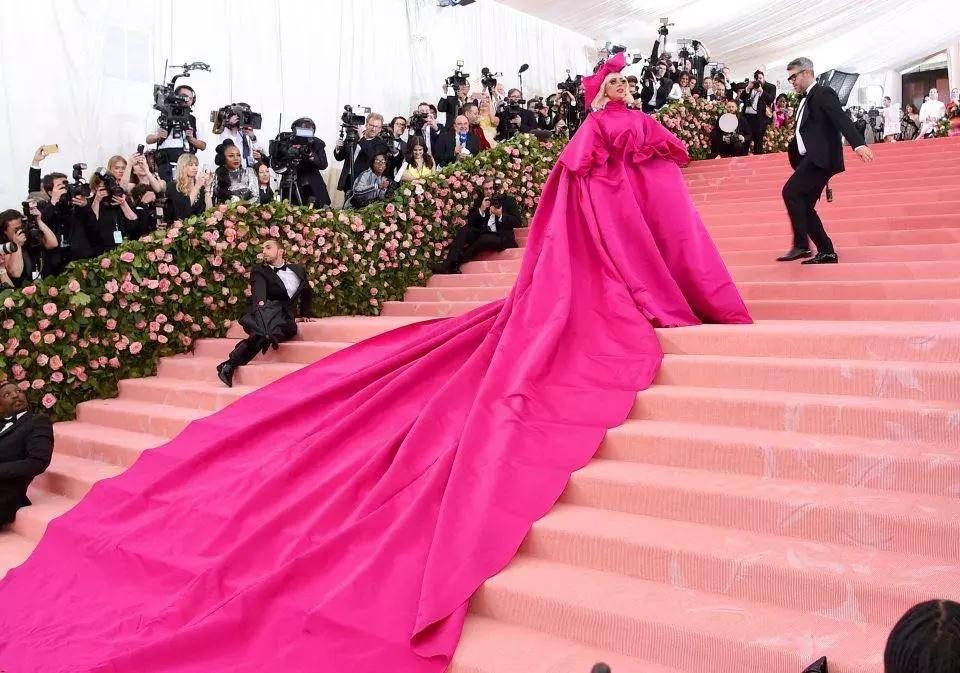 metgala20个最佳造型,metgala煎饼礼服