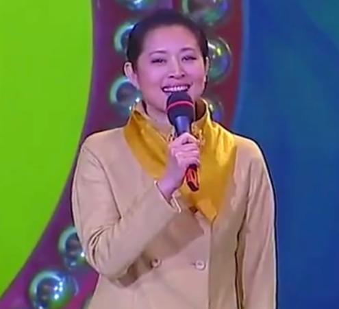 央视主持人董卿李梓萌,央视主持人口误名场面李梓萌