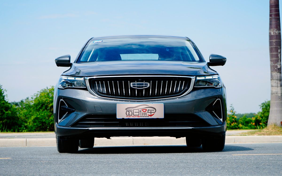 帝豪第四代冠军版豪华型驾驶体验,外观时尚舒适动力好的车