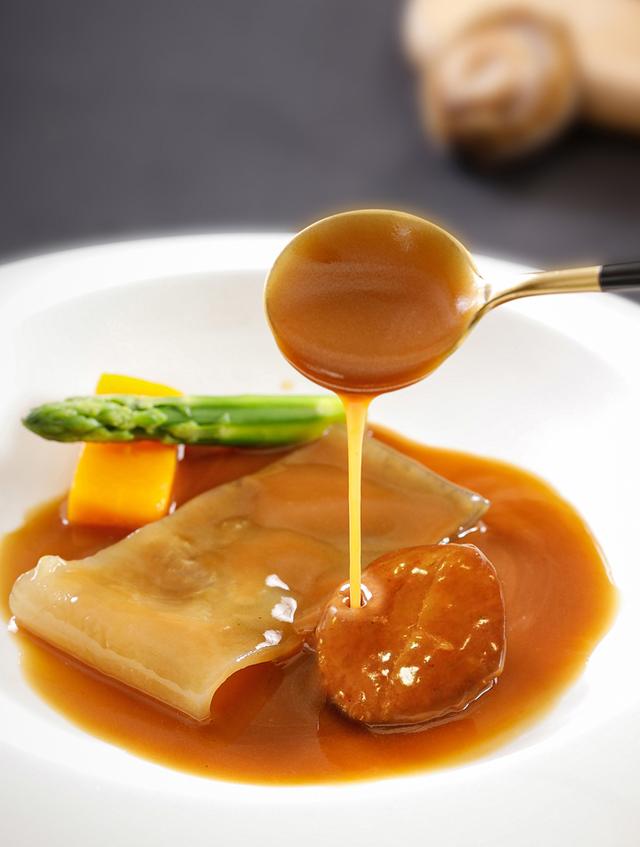 清蒸鲟龙鱼鱼子酱,三大美食鲟鱼鱼子酱